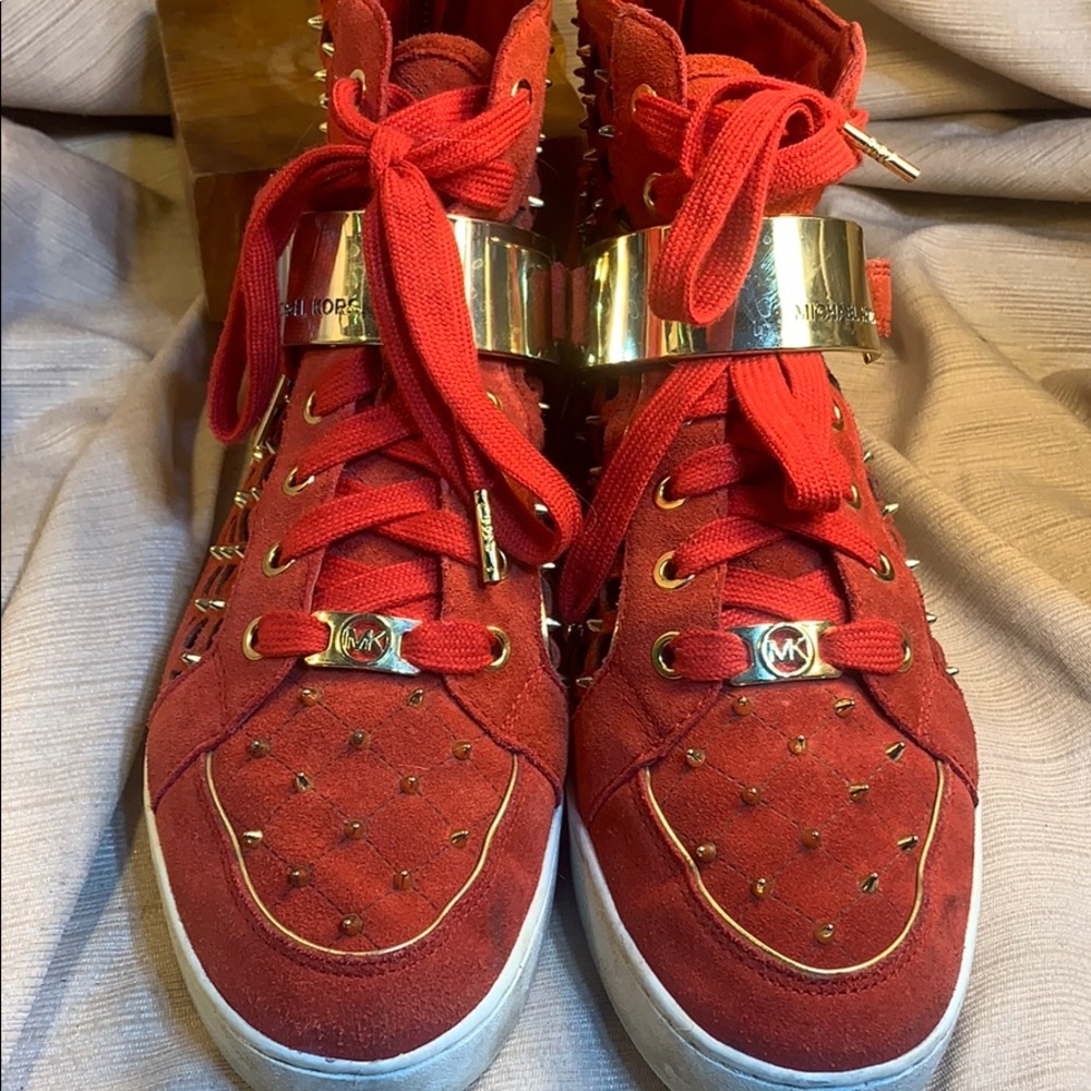 Michael Kors leather high studded sneakers w/zippr - Picture 2 of 16